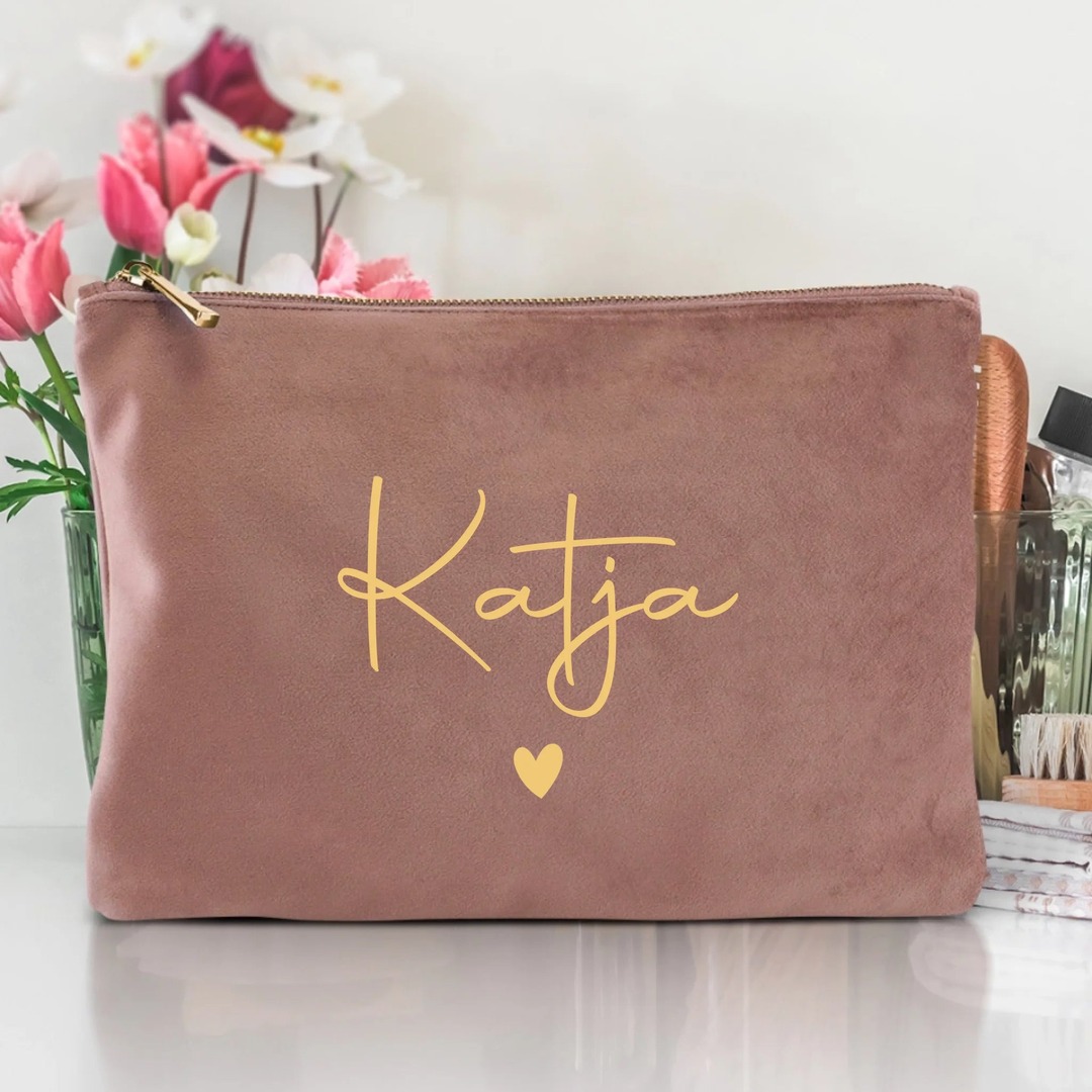 Love & Faith Facebook ad: Die perfekte Kosmetiktasche