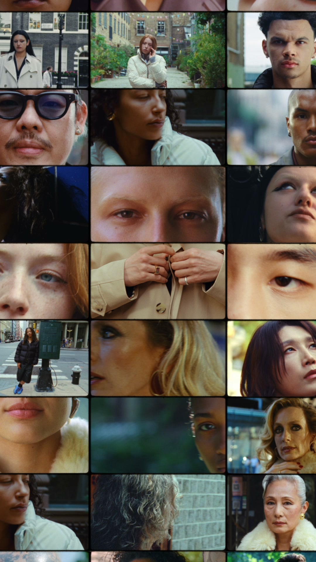 Burberry Facebook ad: 個性を纏う、シグネチャーアウターウェア