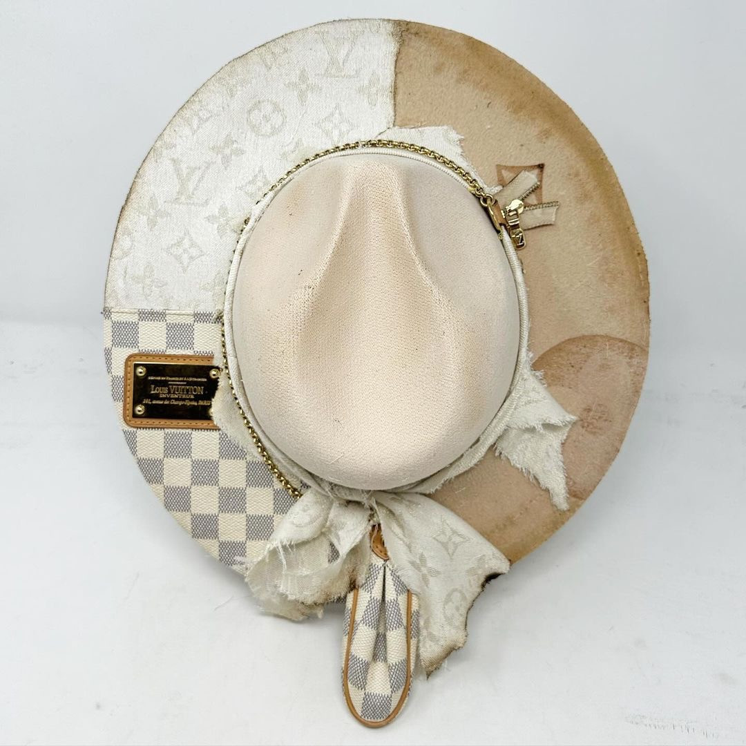 cosmogreencustoms Facebook ad: Get 10% off Cosmo Green hats today!