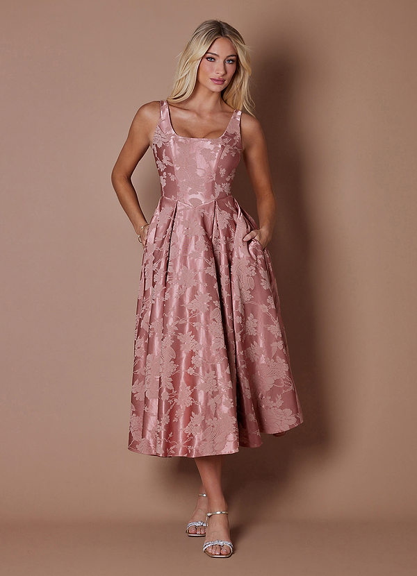 AZAZIE Facebook ad: ¡Descubre tu vestido soñado que se ajusta a…
