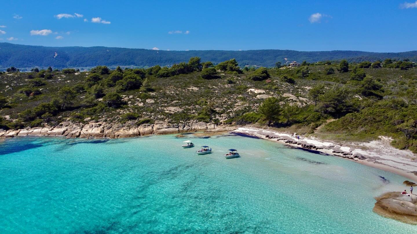 Kraken Boat Rental Facebook ad: Exprience freedom on the water!