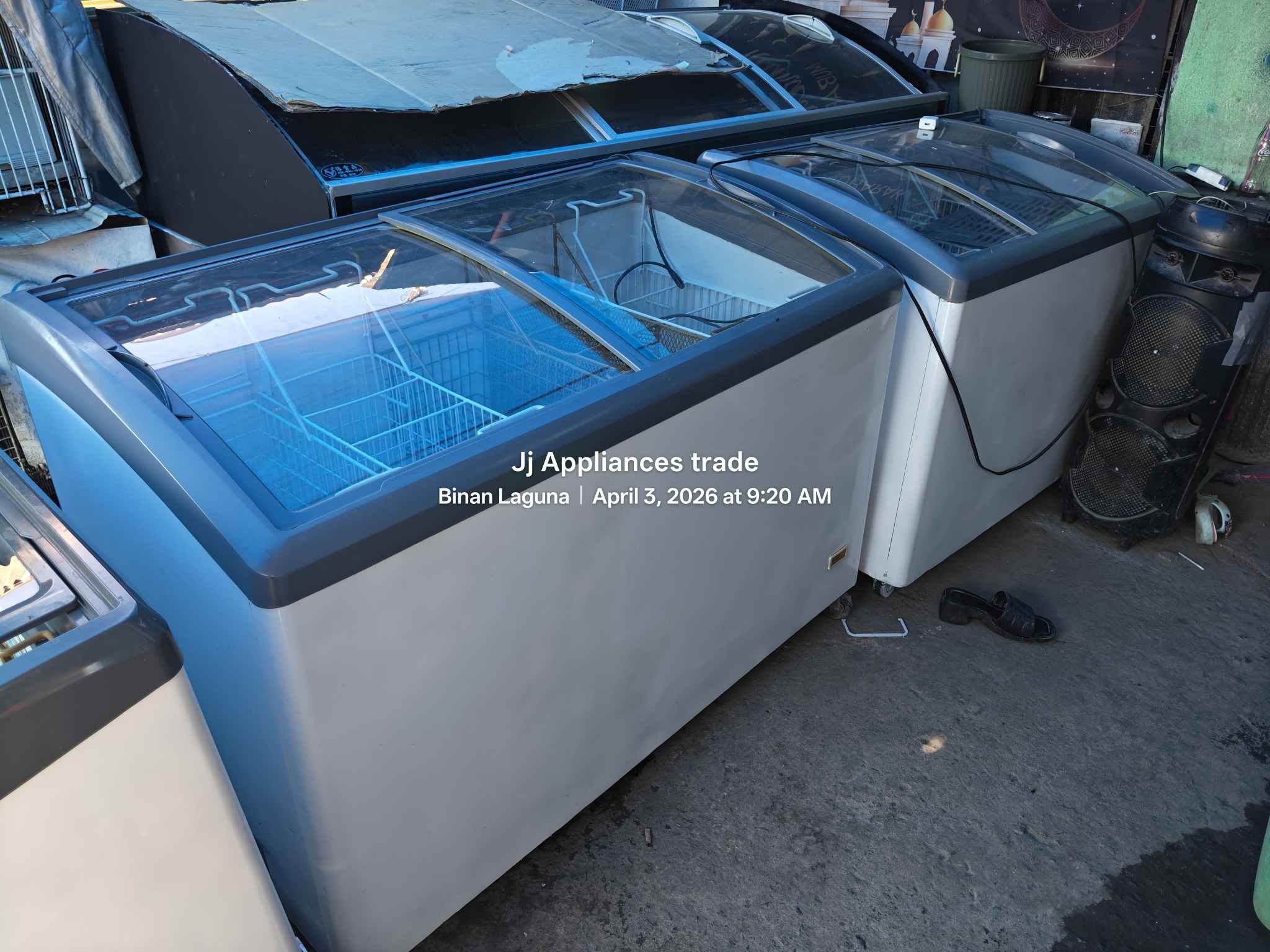 Smith Smith Facebook ad: Display freezer Inverter