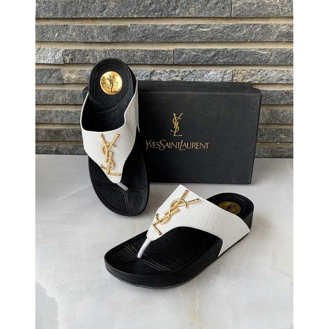 Bella Footwears Facebook ad: Get 30% OFF and elevate your fashion game…