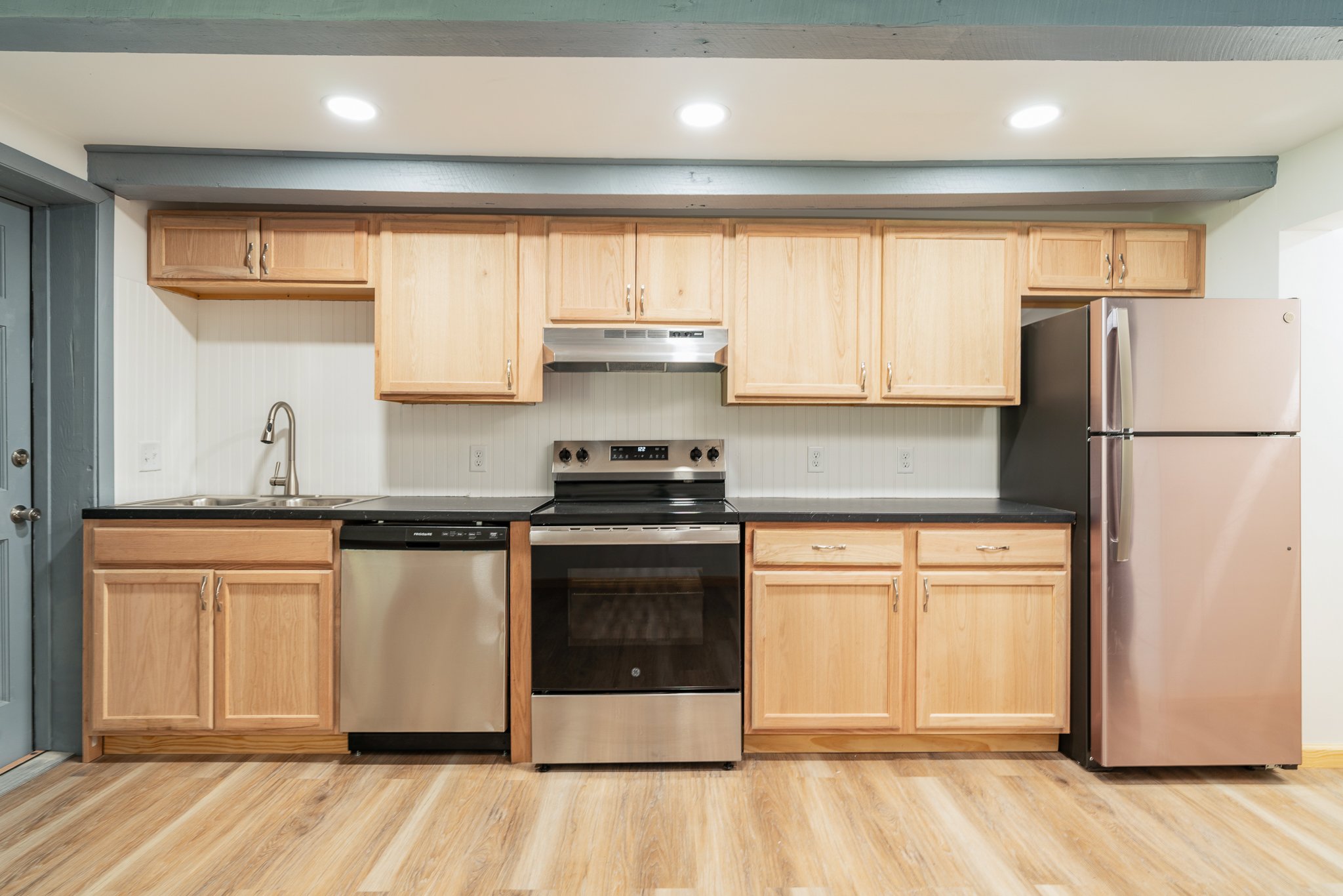 Andrew Frederickson Facebook ad: 1 Bed 1 Bath Apartment