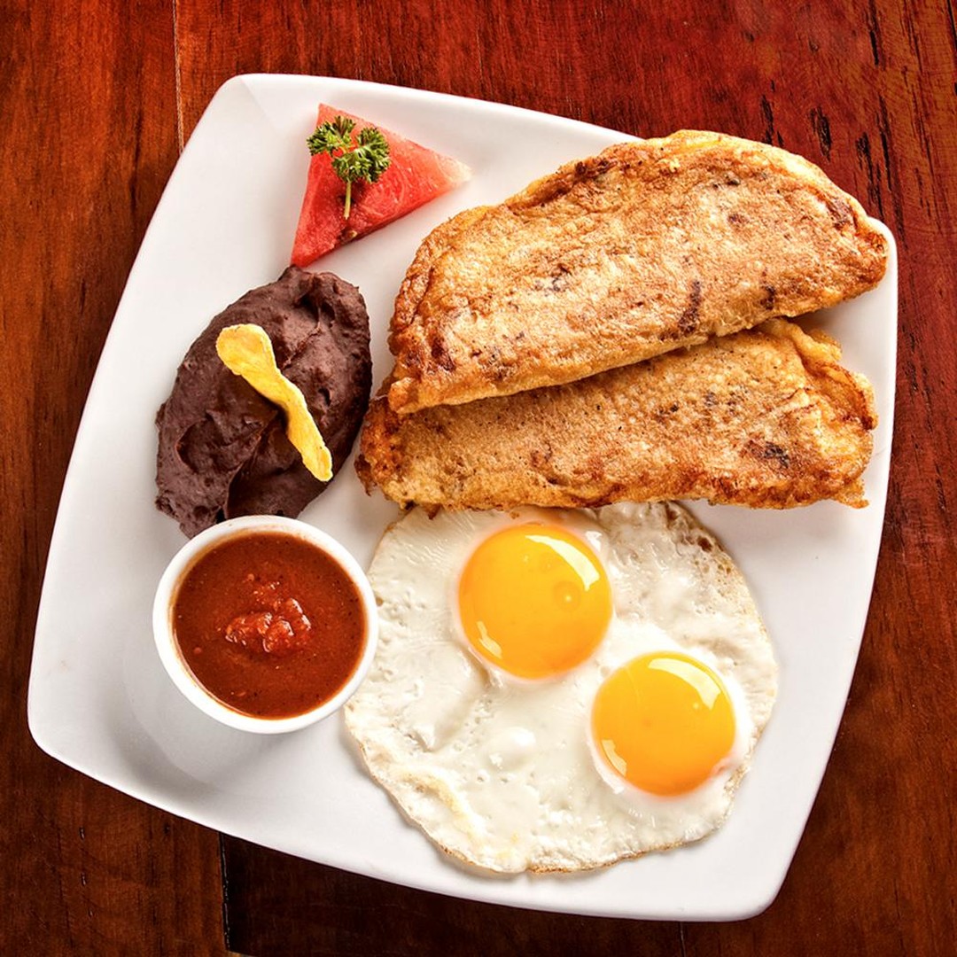 Roque Rosito Café Gourmet Facebook ad: ¡Descubre el encanto centenario de Roque Rosito Café…