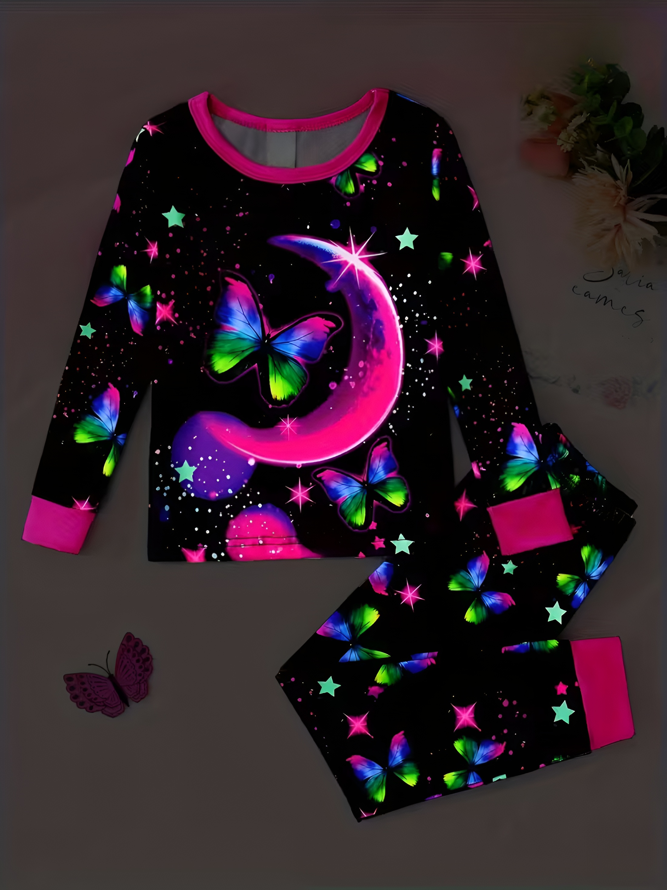 Children Clothes Holiday Shop Facebook ad
