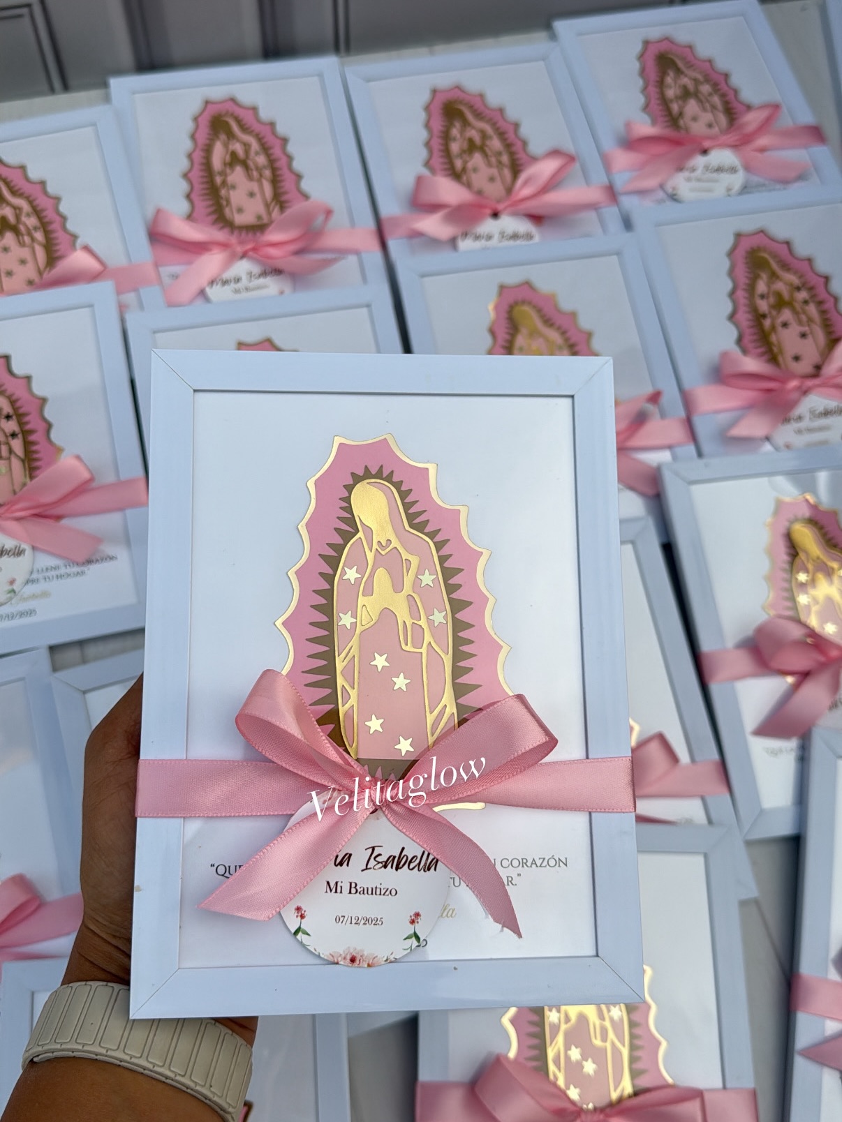 VelitaGlow Facebook ad: Creamos recuerdos personalizados para eventos especiales