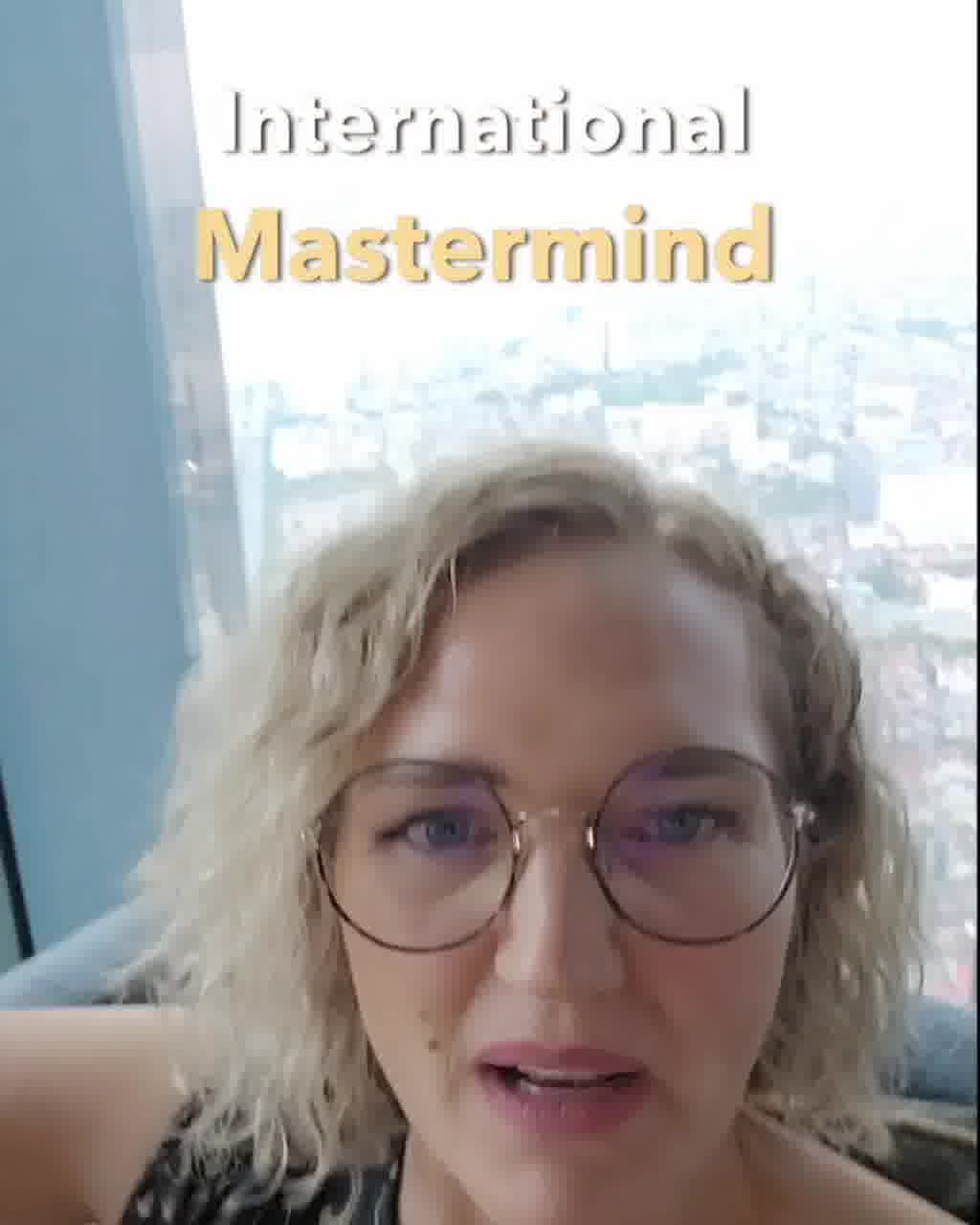Christina Sternbauer Facebook ad: Dieser Funnel bringt dir konstant mehr Kunden