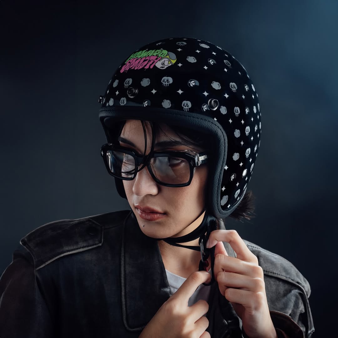 Howard Smith Helmet Facebook ad