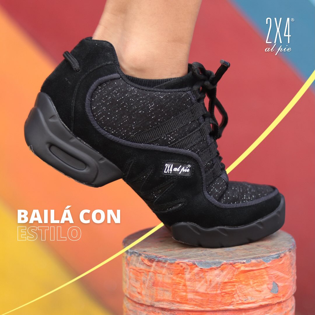 2X4alpie Facebook ad: Chatea con nosotros