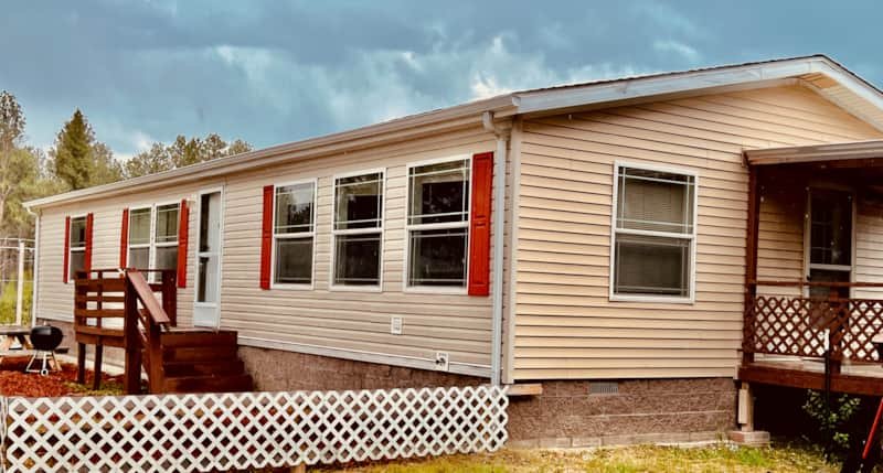 Dahlia Seiden Facebook ad: 3 Beds 2 Baths House