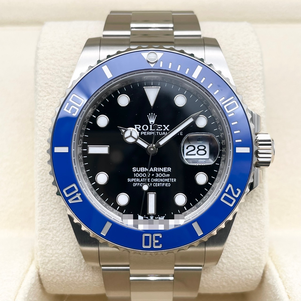 プレミアバリューショップ Facebook ad: This is a luxury watch boutique in Tokyo's…
