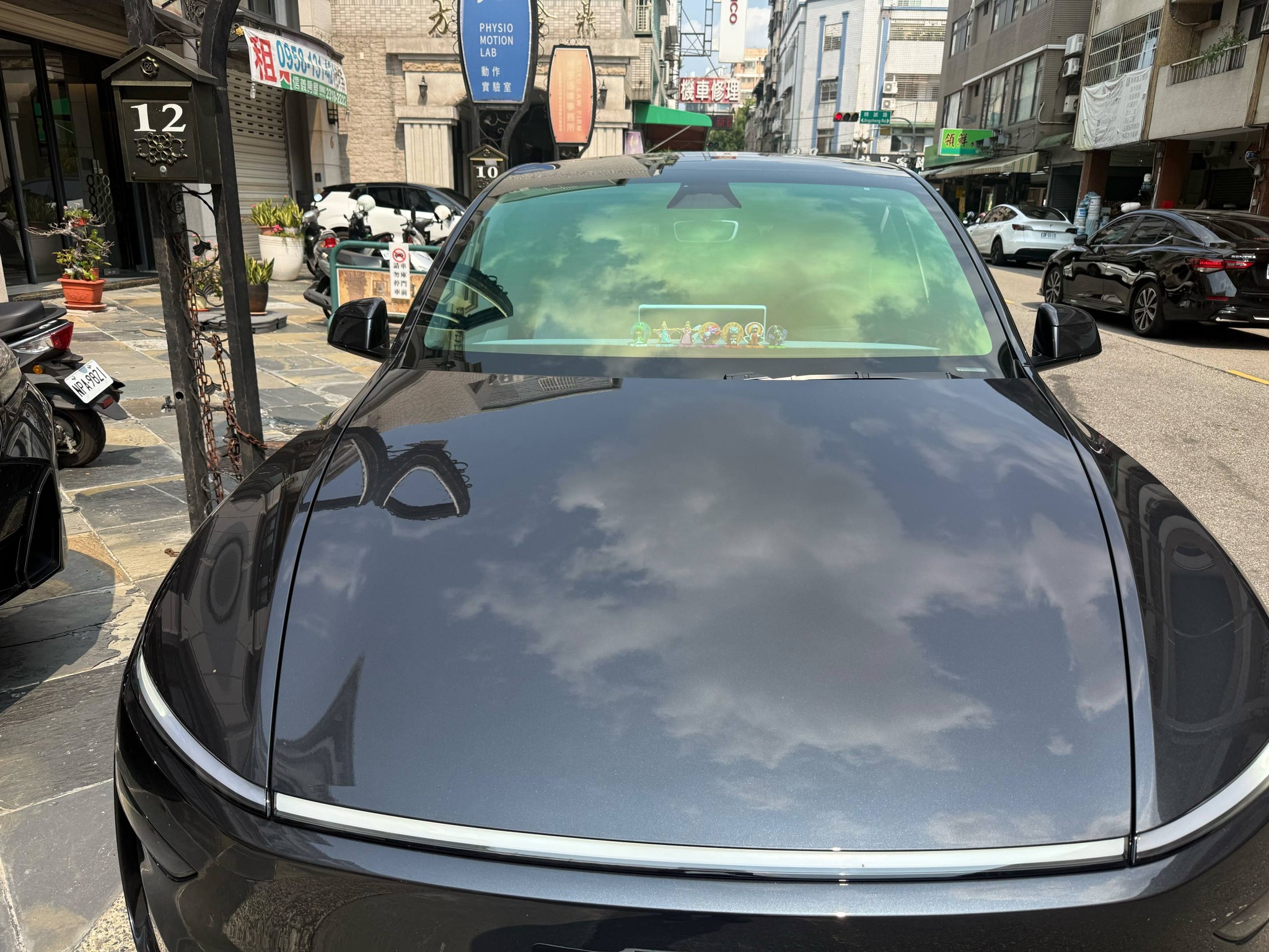 亞仕 建築汽車 防爆隔熱膜 Facebook ad: 不同顏色 , 看你怎麼選