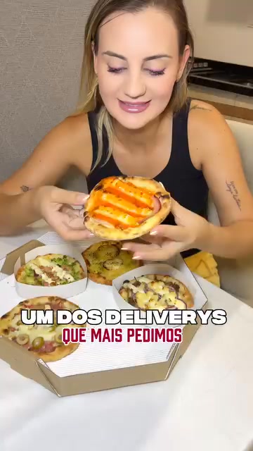 Quero Mais Esfiharia e Pizzaria Facebook ad: Peça agora o seu combo!