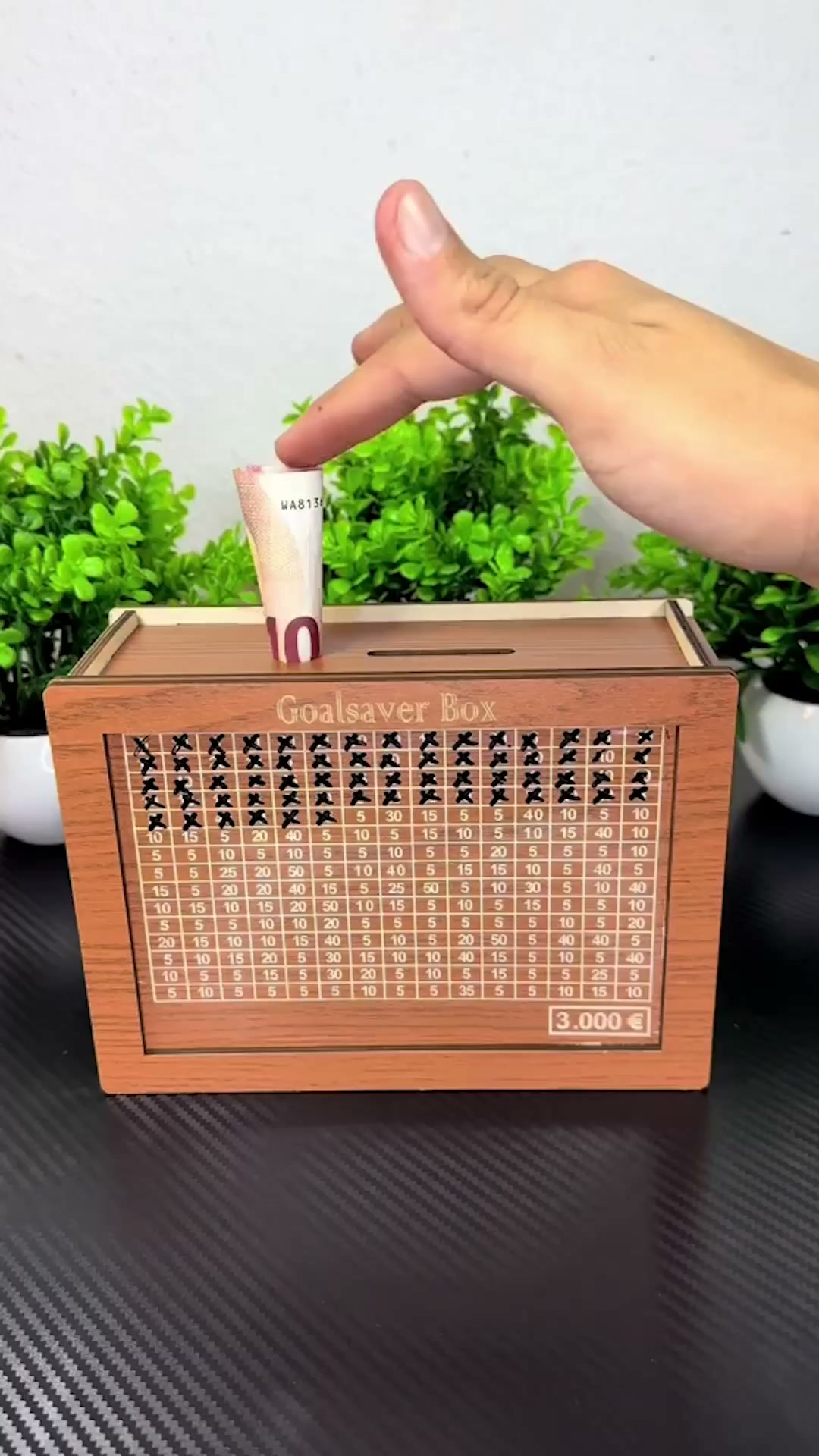 Netscroll Facebook ad: Organizirajte svoje prihranke s stilom in lahkoto!