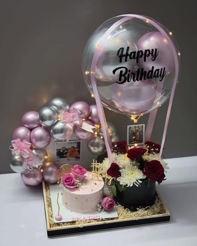 Elegant gift Facebook ad