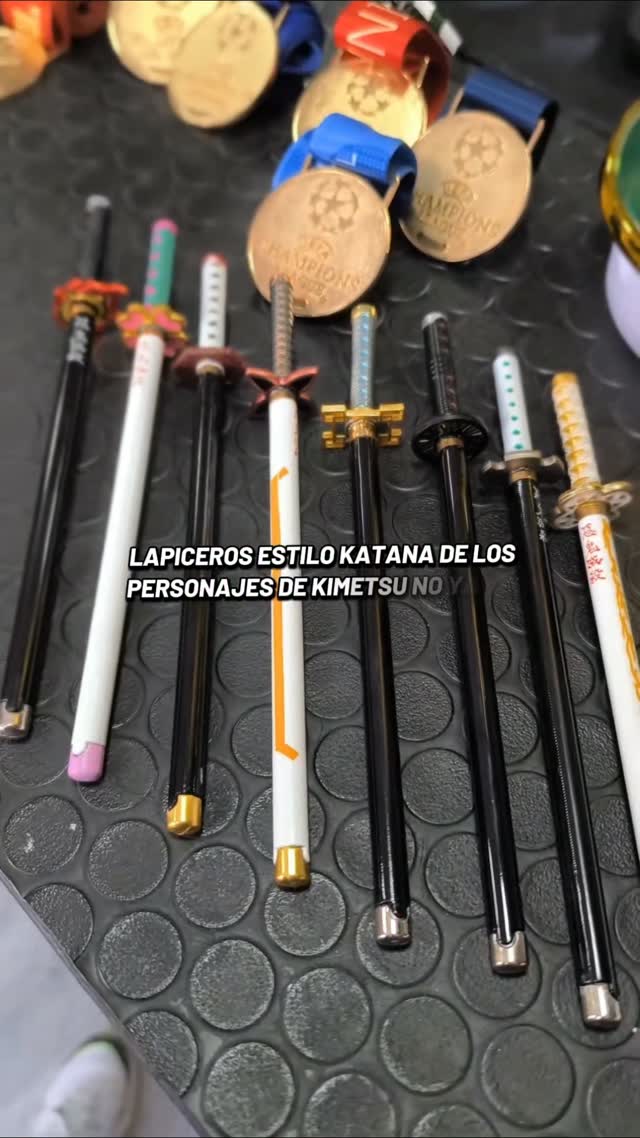 Mundo Import 2020 Facebook ad: Lapiceros Estilo Katanas