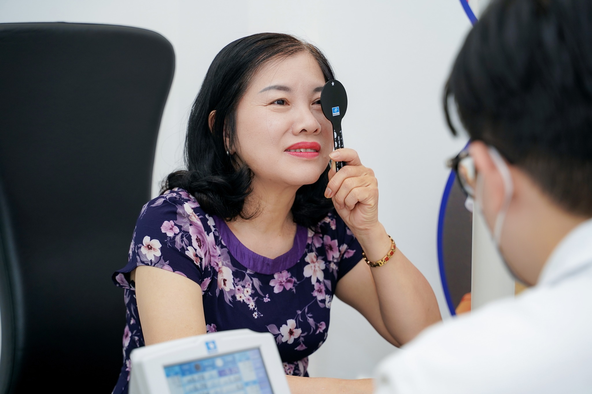 Kính Hải Triều Facebook ad