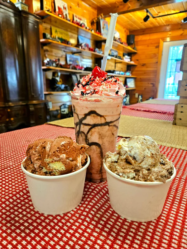 Plasko's Farm Creamery & Cafe Facebook ad: A Smooth Return of Red Velvet & Chocolate…