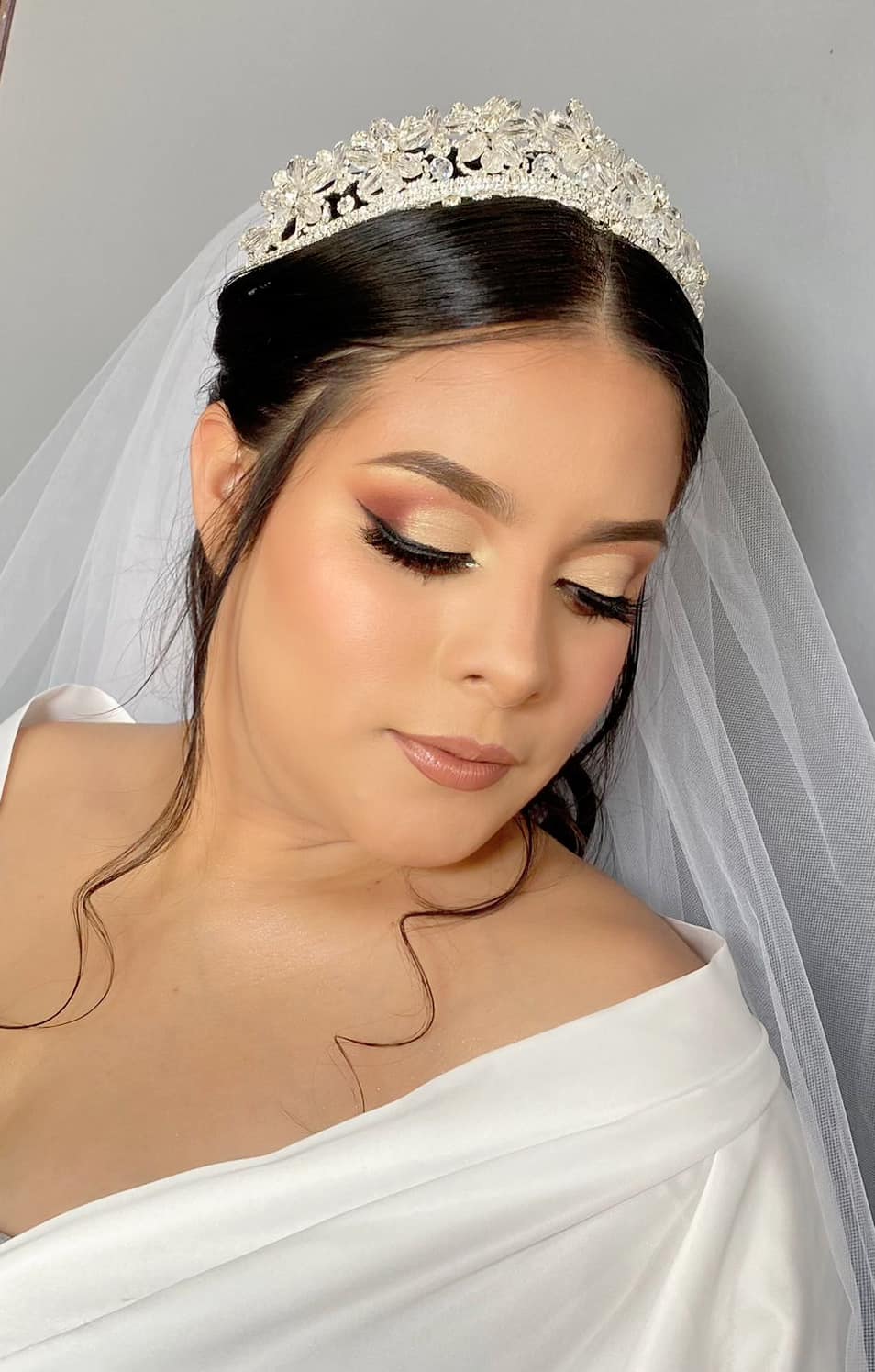 Isabella Beauty Salón Facebook ad: HERMOSO MAKEUP PARA UNA LINDA NOVIA!