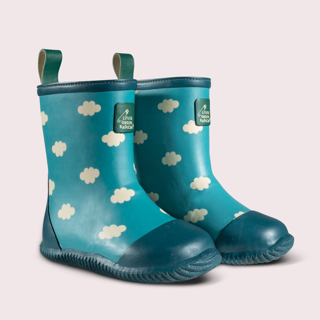 Little Green Radicals Facebook ad: Big adventures. Small footprint.