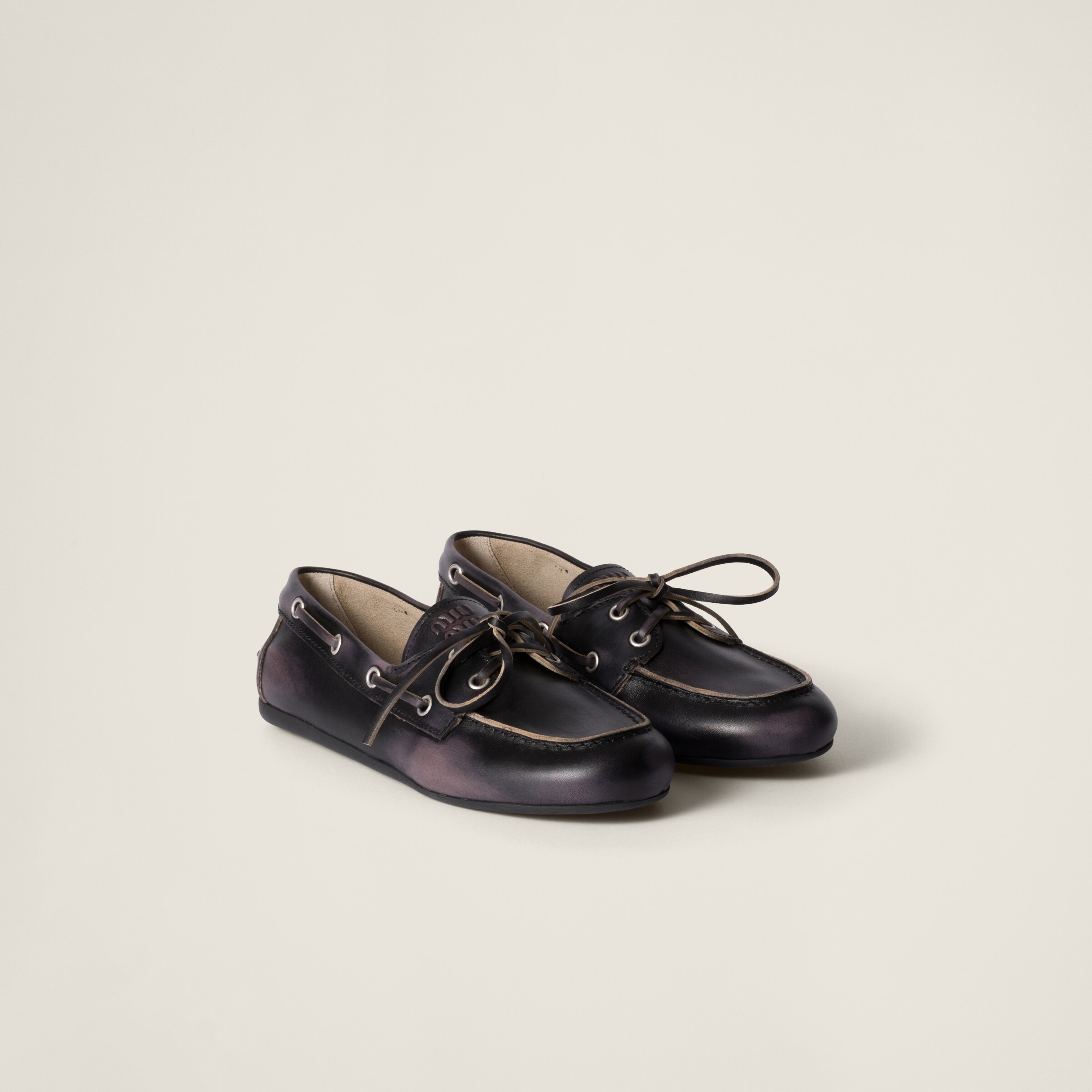 Miu Miu Facebook ad: Discover Miu Miu shoes.