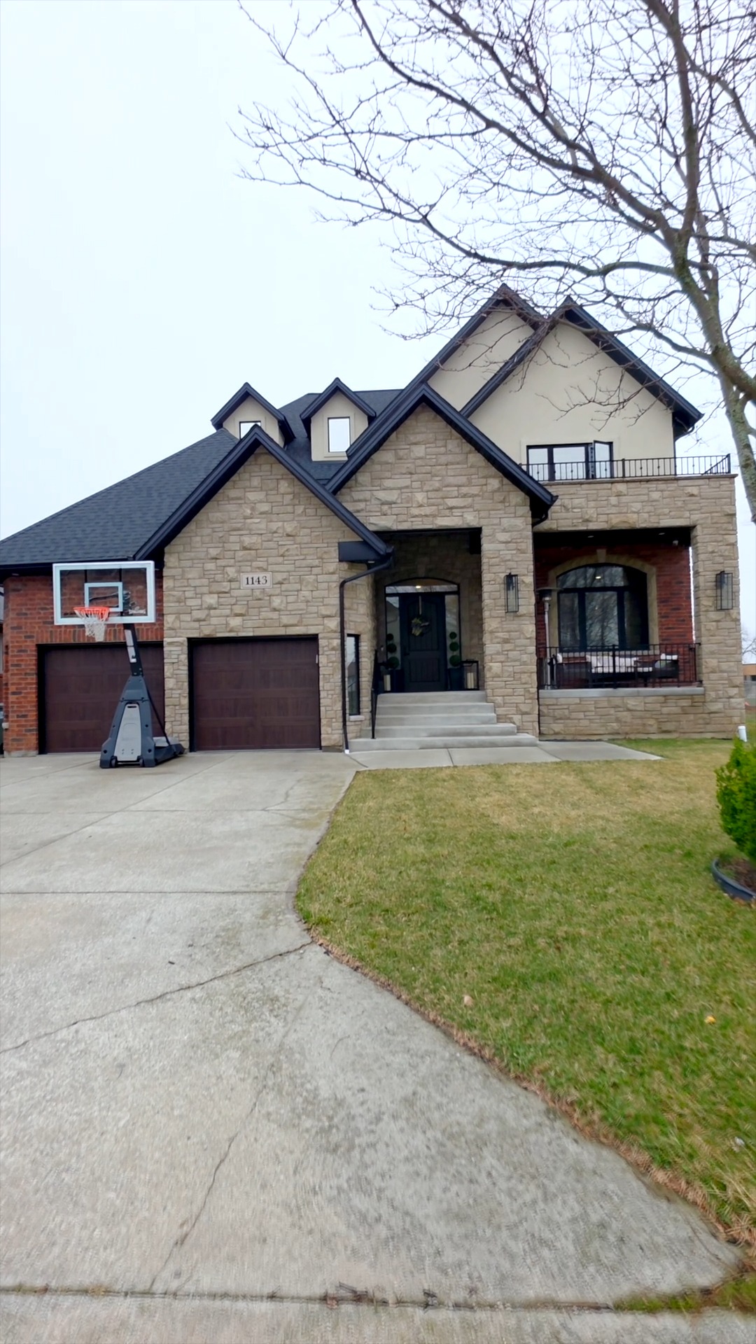 Warehouse Guys Windsor Facebook ad: Free Design Consultation