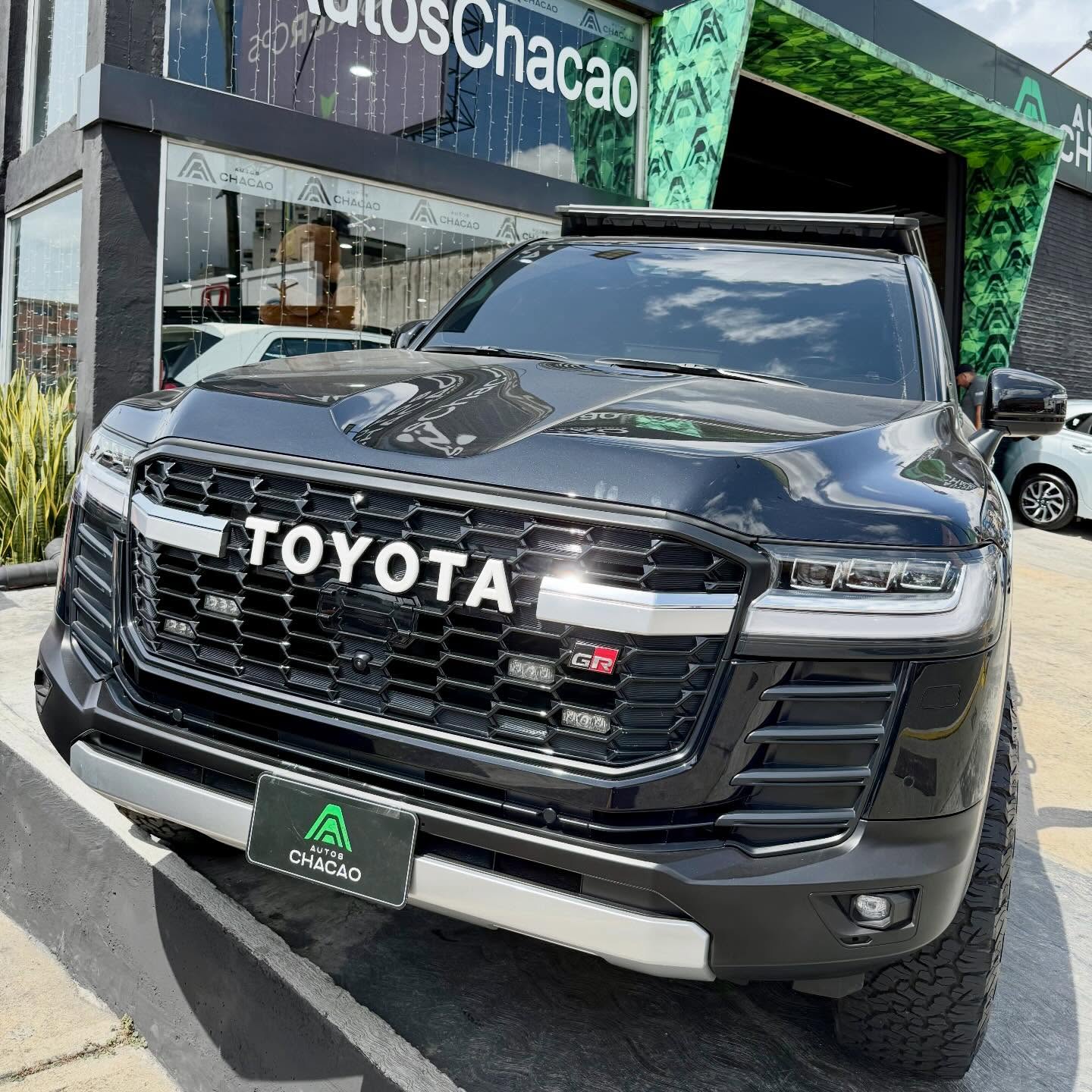 autoschacao Facebook ad: TOYOTA LAND CRUISER LC 300 GR SPORT 4X4