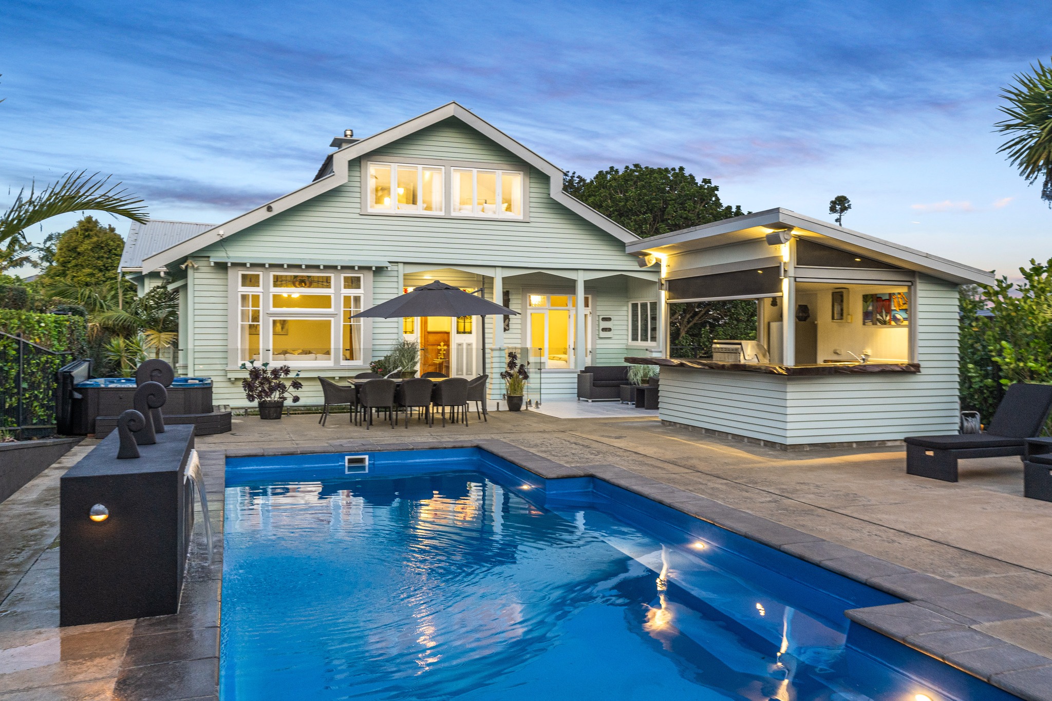 Rawdon and Steve Real Estate Facebook ad: Set on an impressive 1,103sqm (approx.) freehold site…
