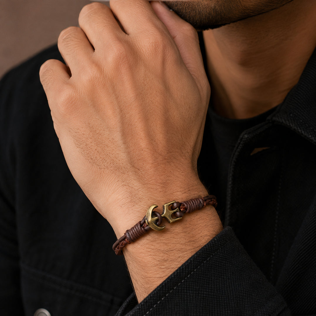 ADAM Facebook ad: A gift he’ll actually wear.