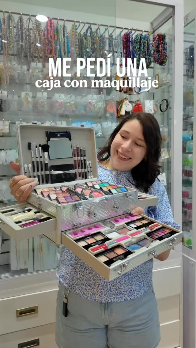 Shoptemu Facebook ad: Que grande esta caja de maquillaje HASTA 90%…