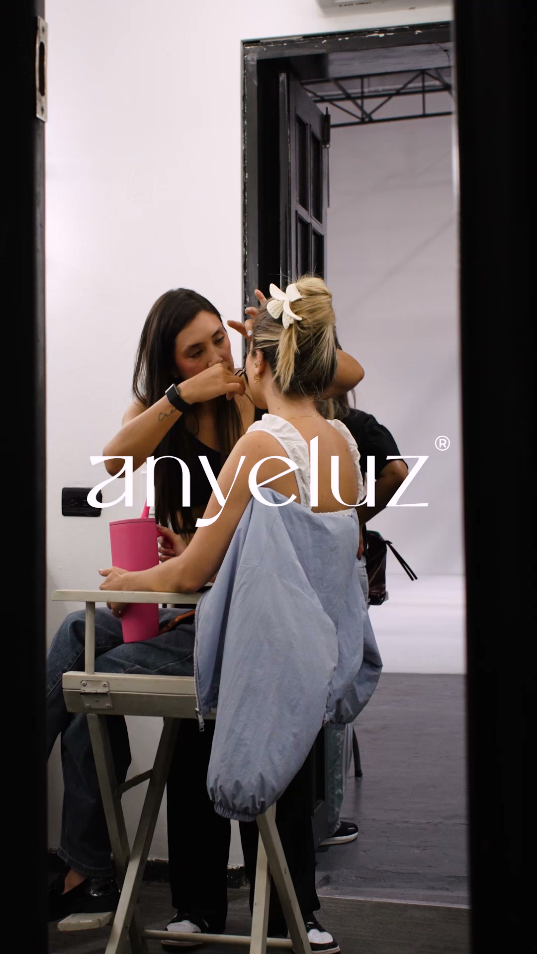 Anyeluz cosmetics Facebook ad: Asesoría personalizada