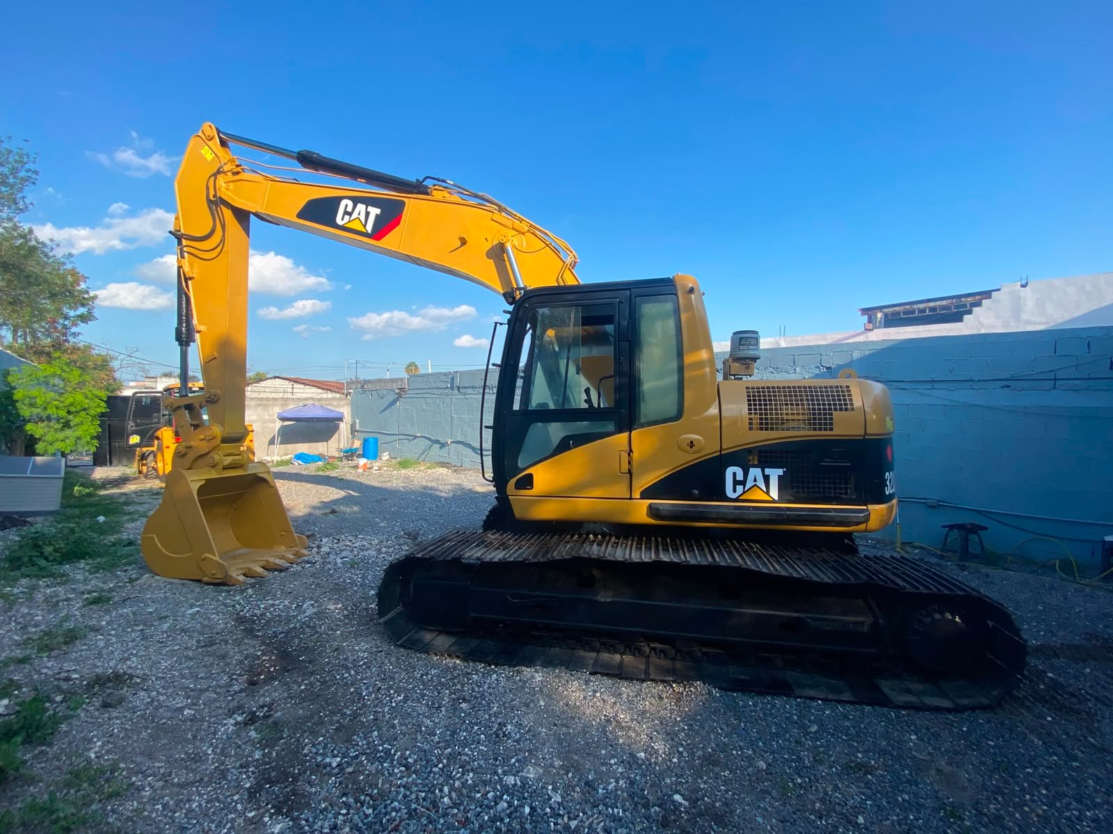 Gustavo Daniel Galvan Facebook ad: EXCAVADORA CAT 320C 2007 CON COPLE RÁPIDO