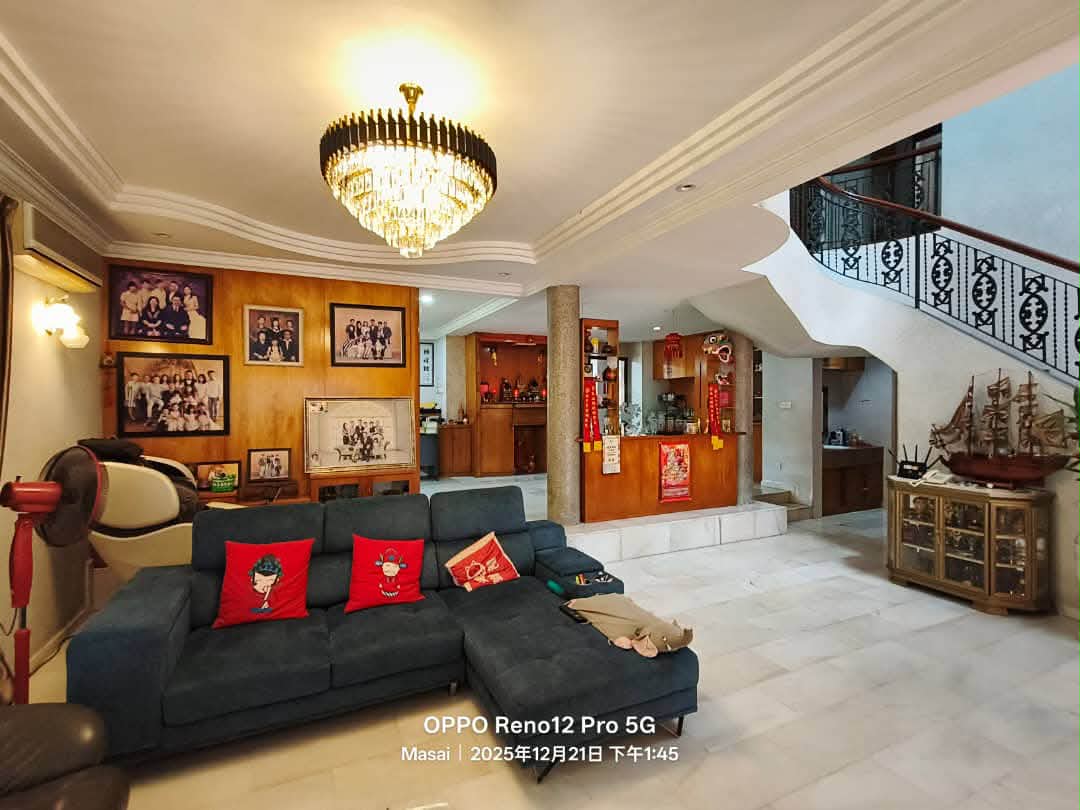 PropNex Abby 帮您实现安家愿望 Facebook ad: FOR SALE | Spacious 2 Storey Bungalow