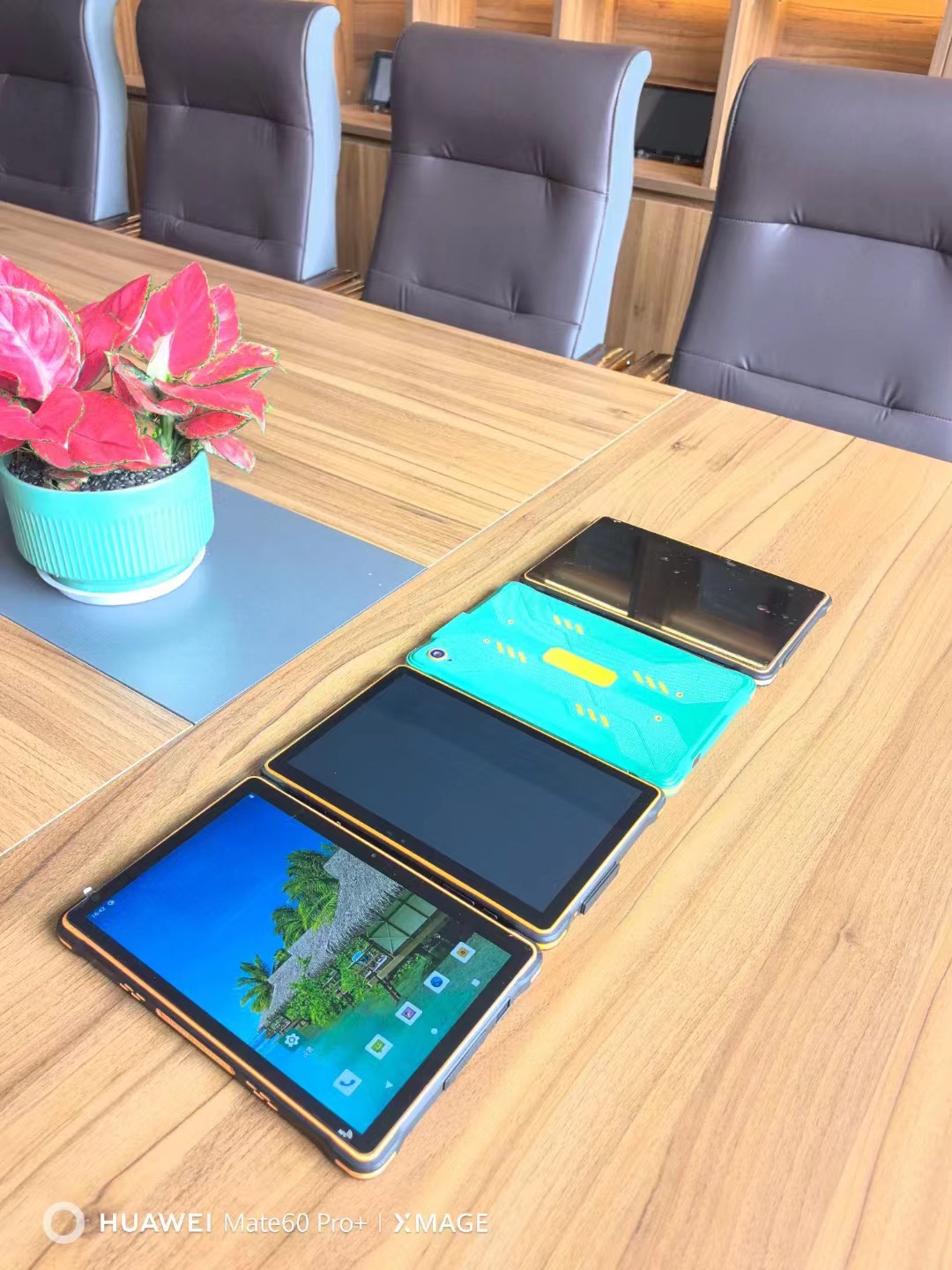广州厚康电子科技有限公司 Facebook ad: We are a manufacturer of mobile phones, tablets…