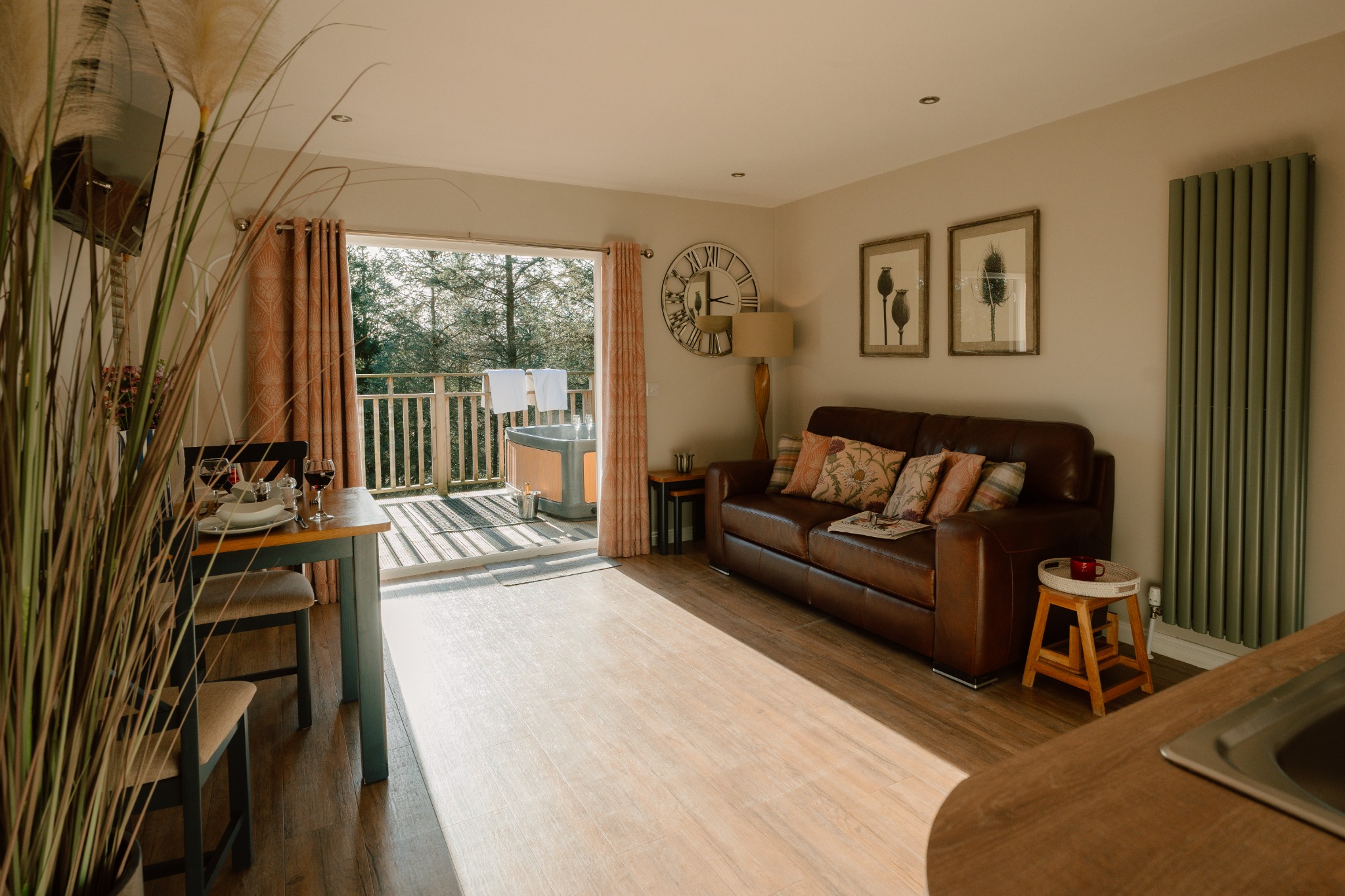 Solid Luxury - Balmeadowside Lodges Facebook ad
