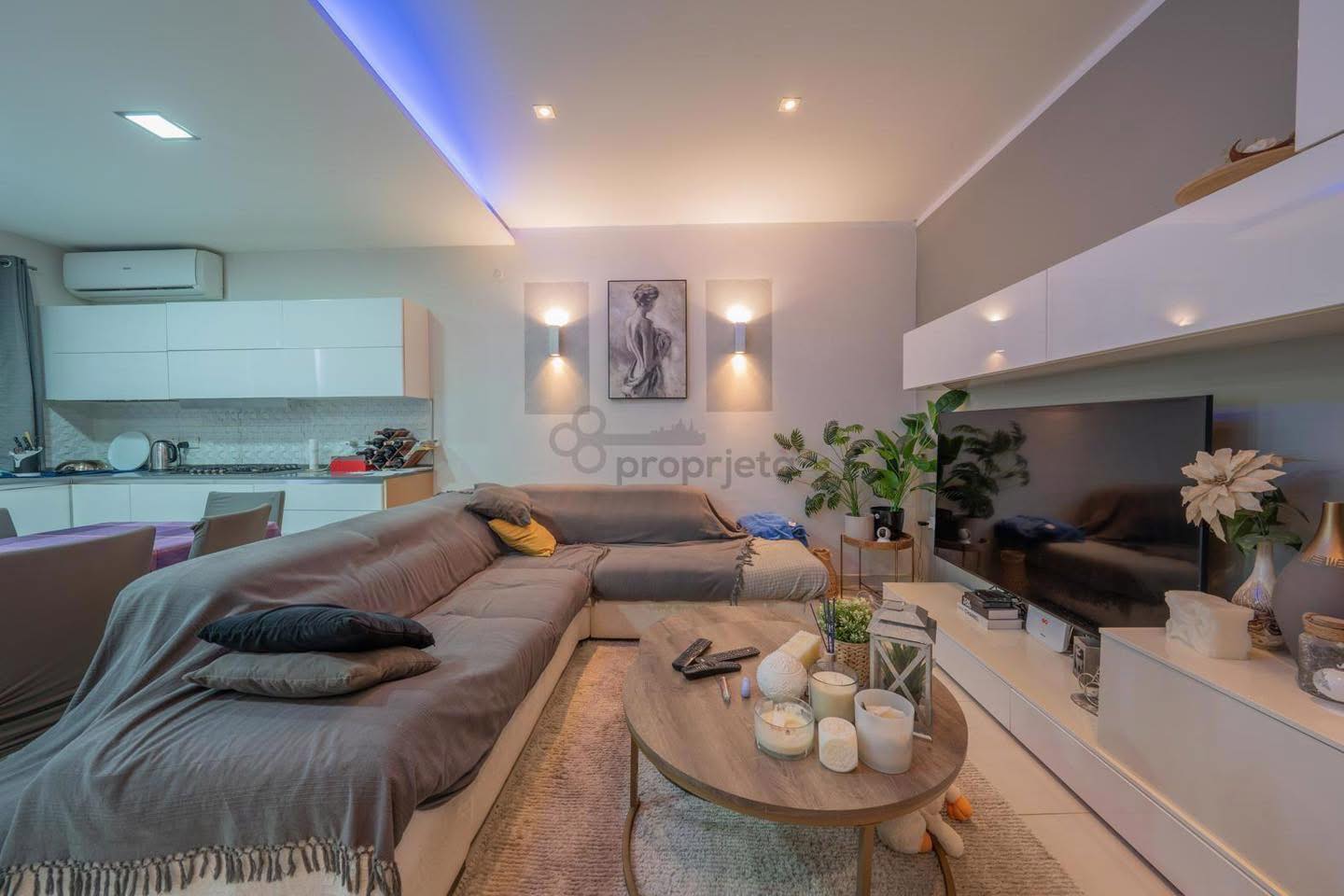 Buke Gatt - Proprjetà Facebook ad: Zurrieq, 3 Bedroom Apartment