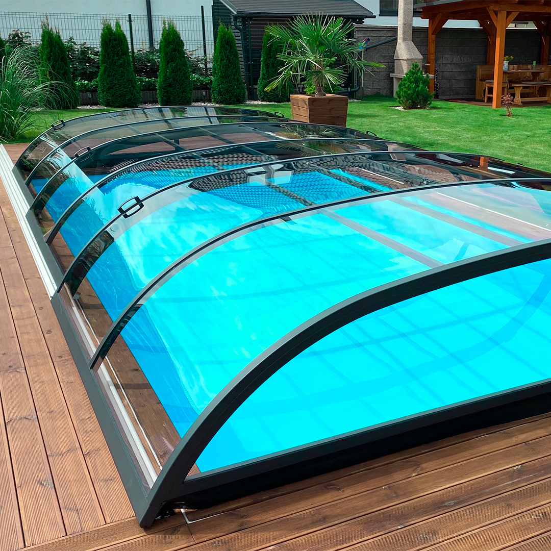 poolakademie.de Facebook ad: Finde jetzt deine individuelle Poolabdeckung.