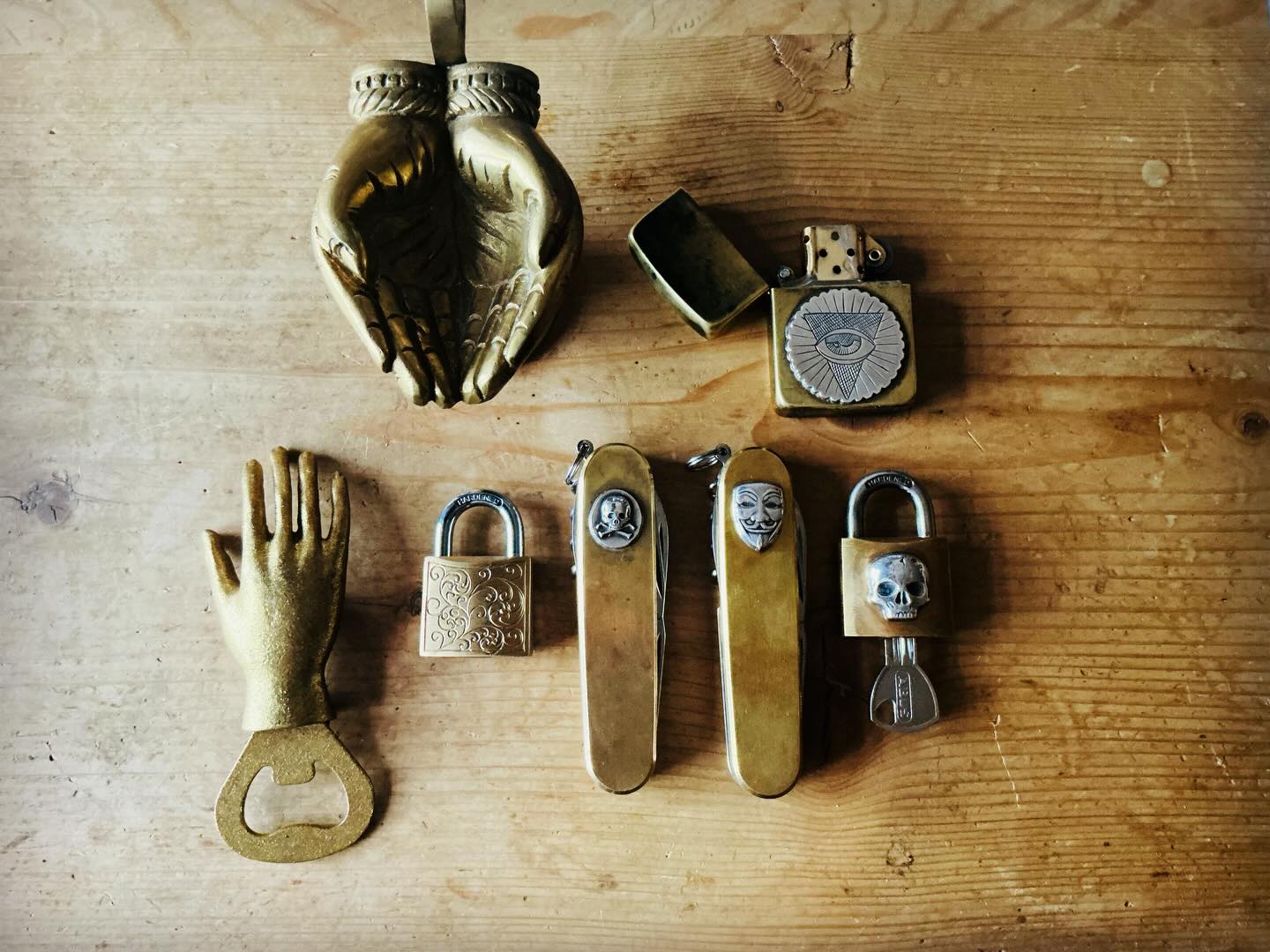 Hatmaker Johannes Michel Facebook ad: Brass Love.