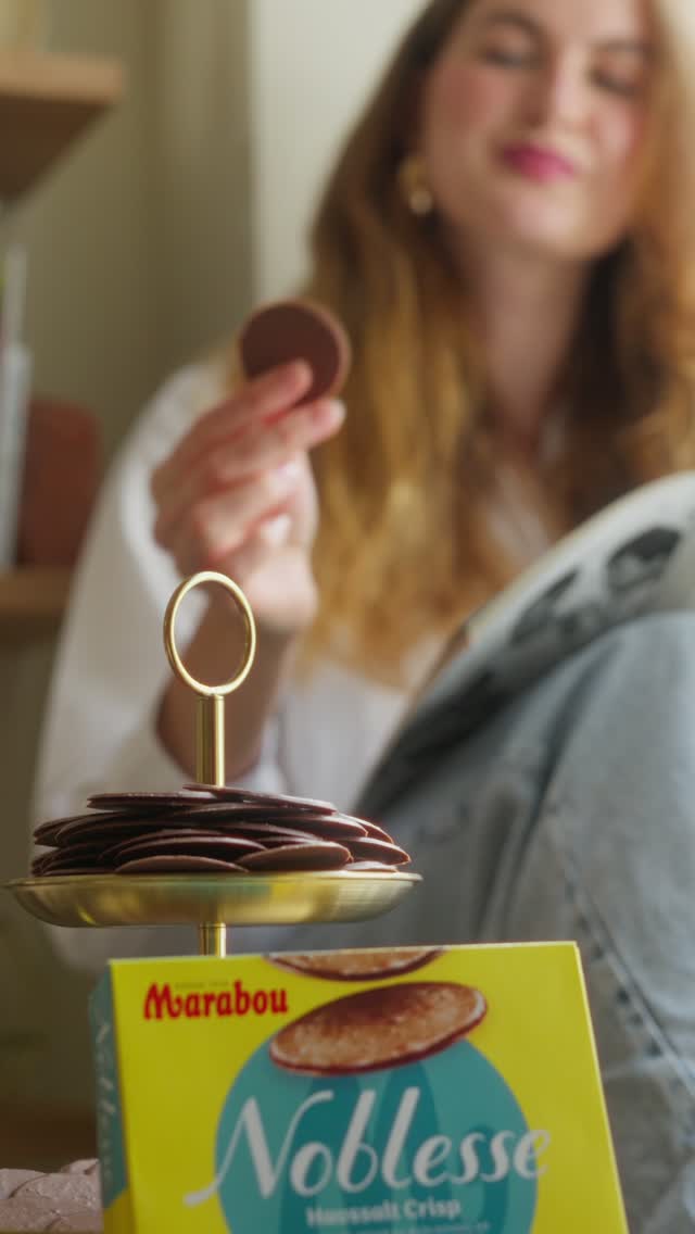 Marabou Deutschland Facebook ad: Nicht jeder ruhige Moment muss simpel sein.