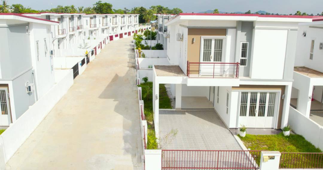 Mony Villa Facebook ad: Real Estate
