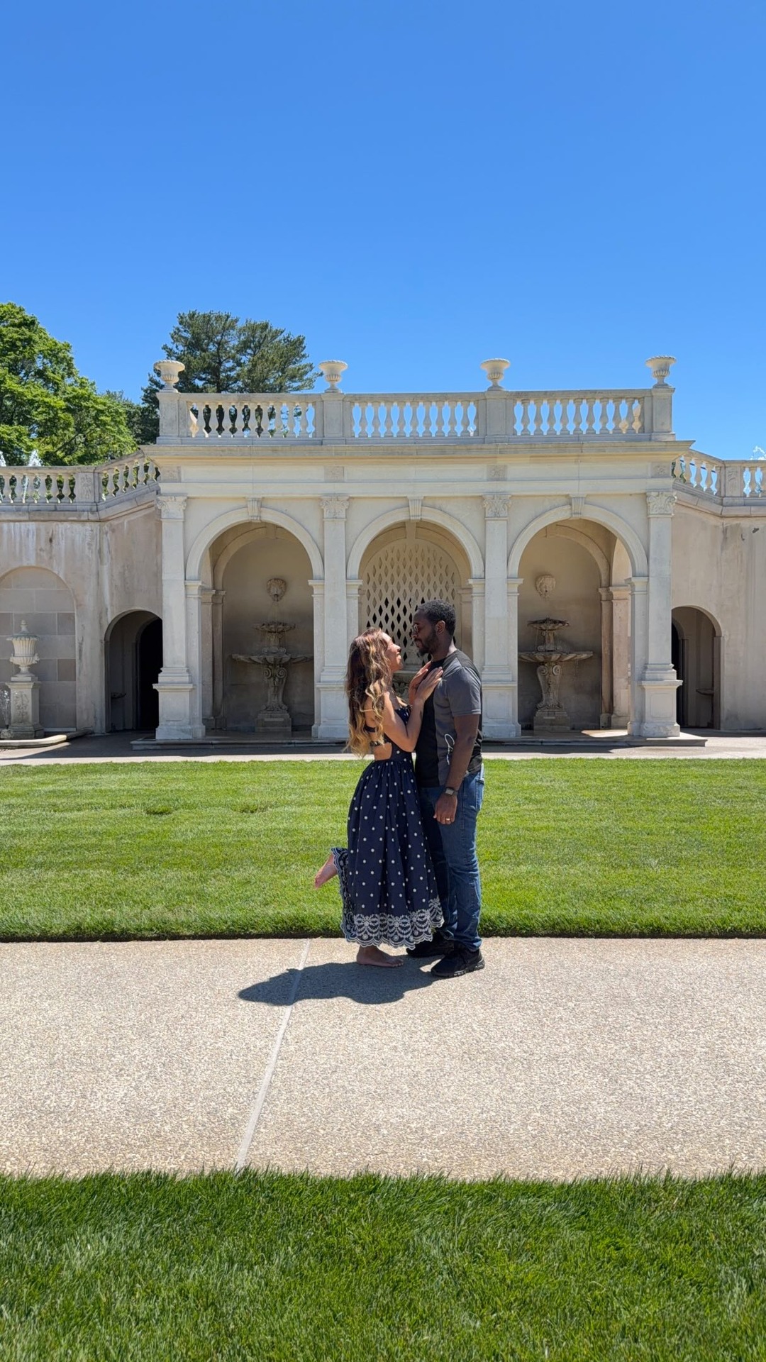 LivingLesh Facebook ad: Come with me on a romantic day date…