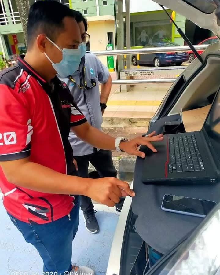 Mohd Fazli Mamat Facebook ad: TUKAR NAMA MOTOR & KERETA ONLINR