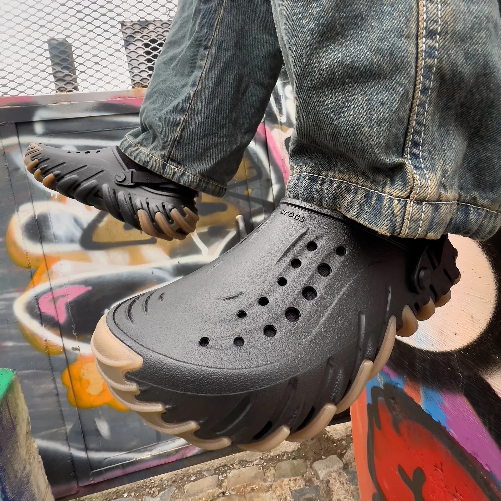 Crocs Facebook ad: Echo Gum RO | No es solo comodidad.