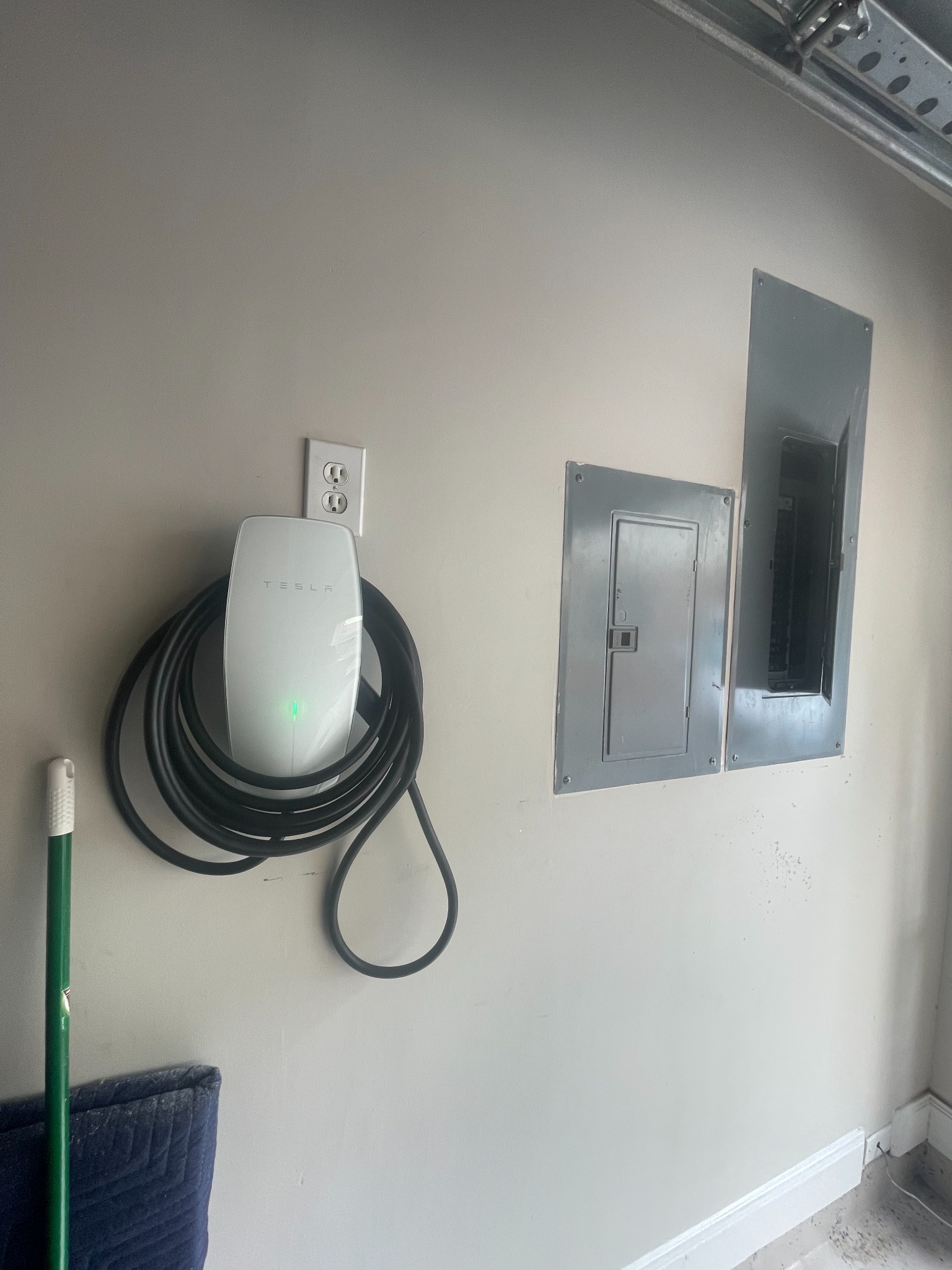 PCS Facebook ad: Ready to install your EV charger at home?