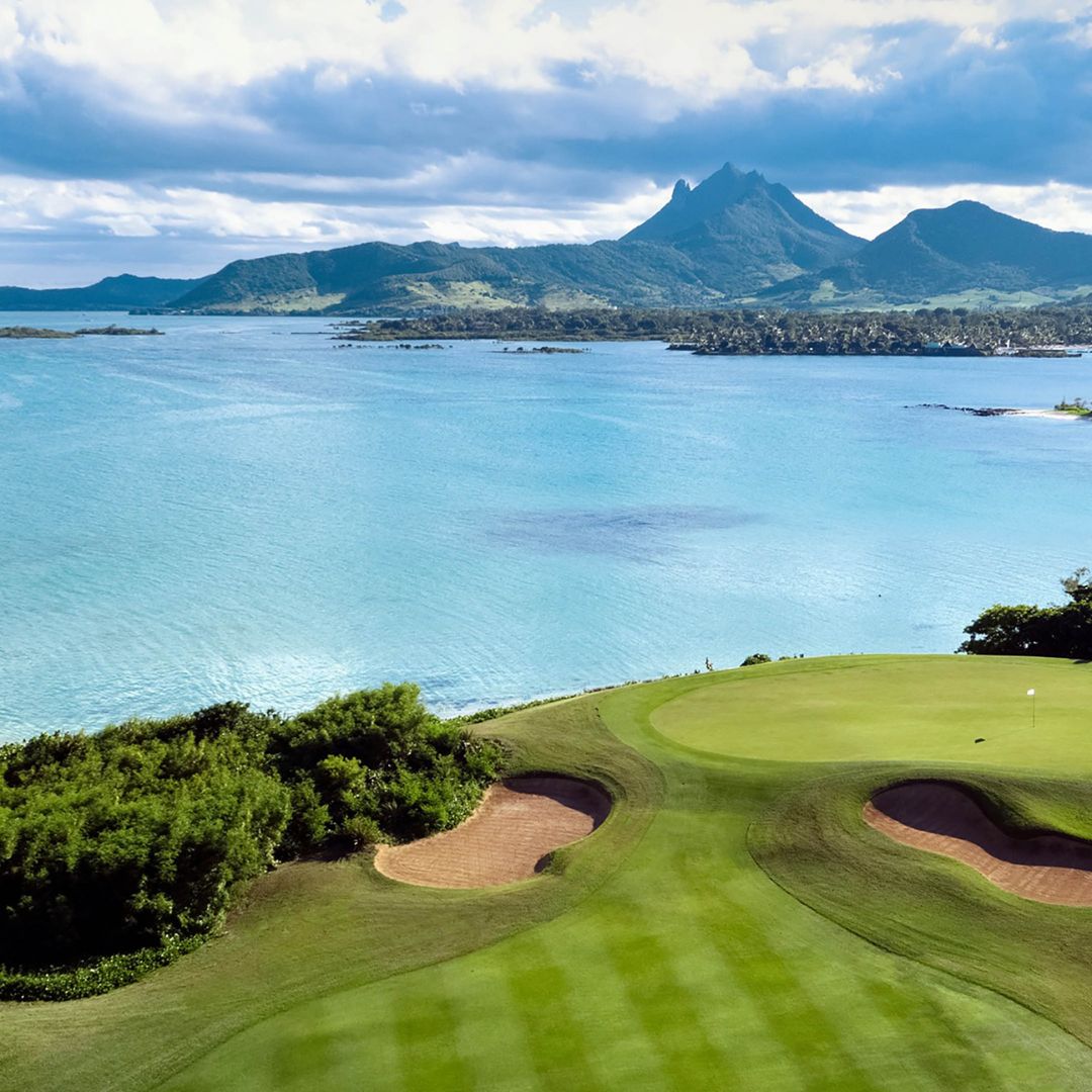 House of Travel - Reisen Facebook ad: Golfen mit Aussicht.