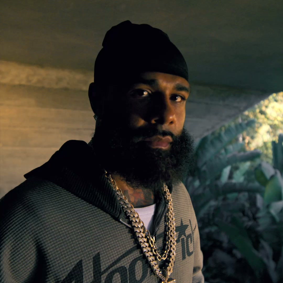 Hoodrich Facebook ad: SHOP THE LOOKS