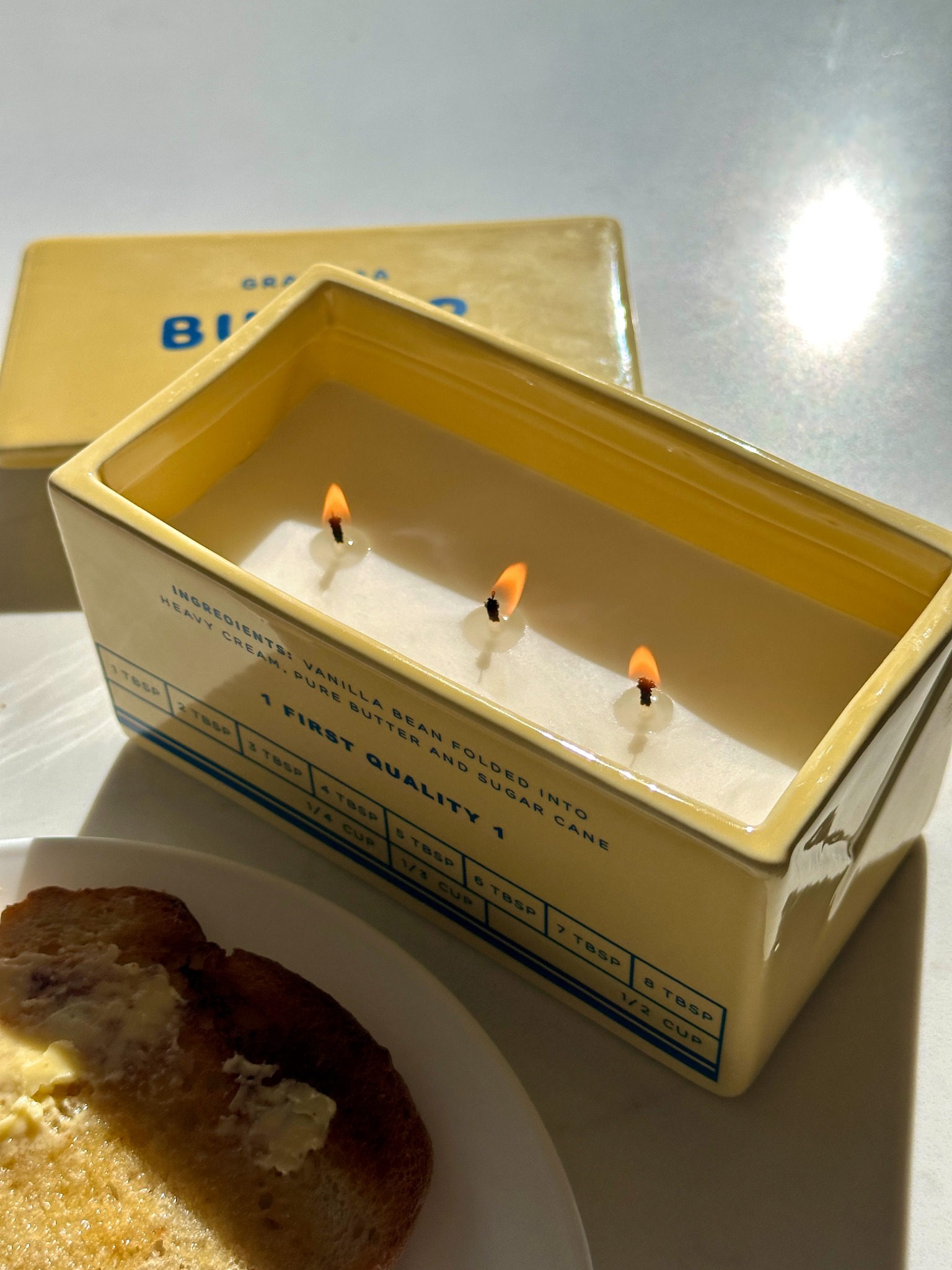 DW Home Candles Facebook ad