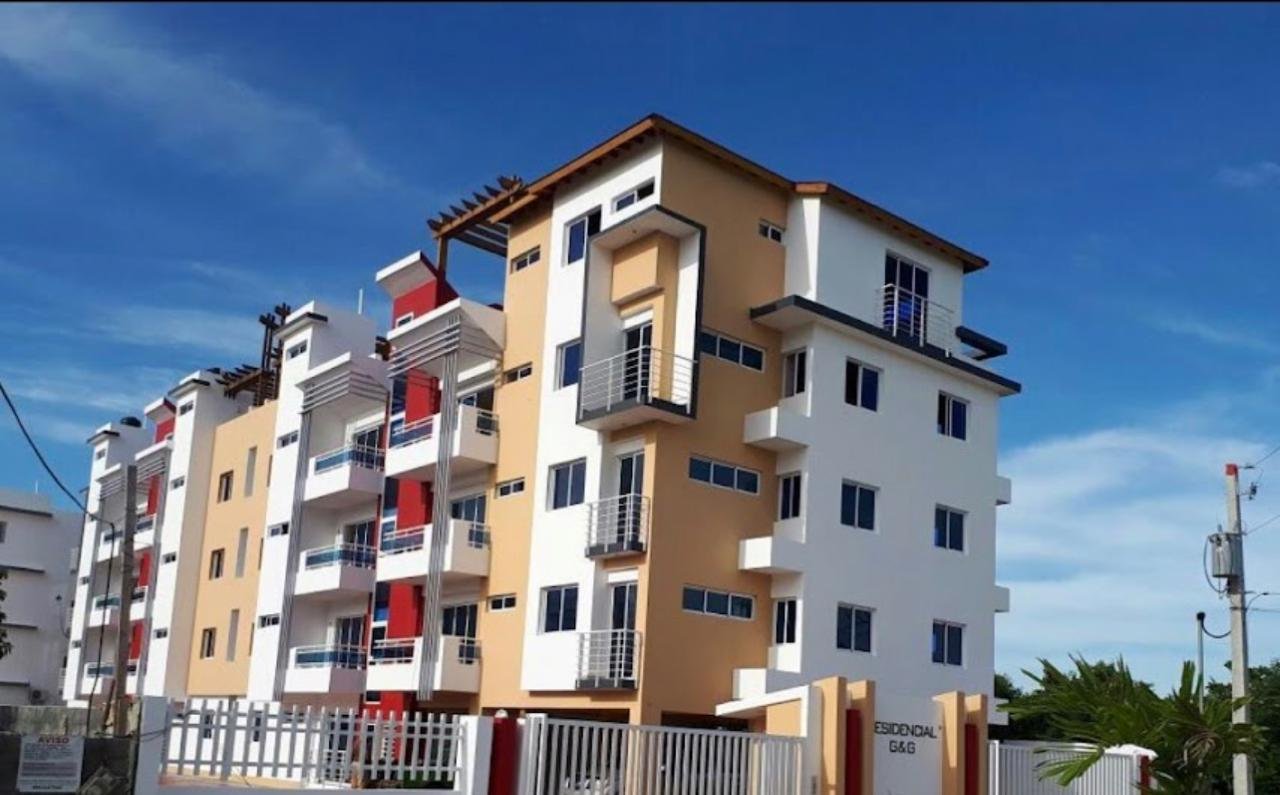 Lissett Ramírez Fernández Facebook ad: VENDO APARTAMENTO URBANIZACIÓN ITALIA