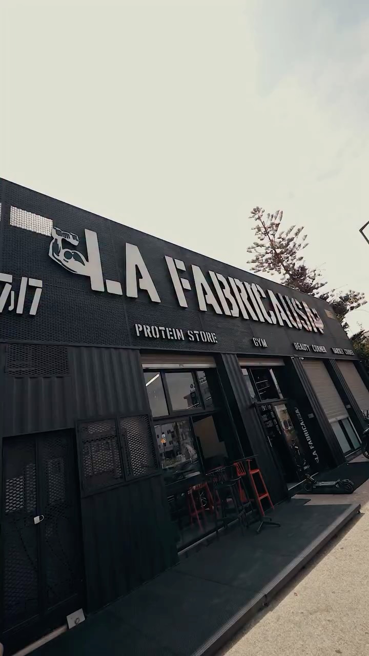 La FabricaUsa Facebook ad: Every transformation has a story.